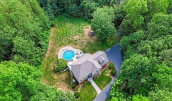 31 Nathan Hale Ct, Cheshire, CT 06410