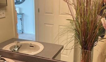 32 Toppinglift Dr, Bayville, NJ 08721