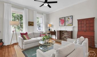 221 E 32nd St, Savannah, GA 31401