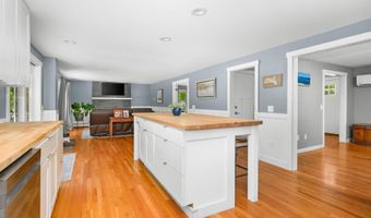 284 Bragg's Ln, Barnstable, MA 02630