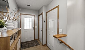 6433 158th St W, Apple Valley, MN 55124