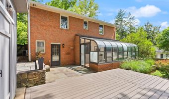 6010 BENALDER Dr, Bethesda, MD 20816