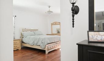 62 Bayside Ave, Amityville, NY 11701