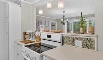 6 North Rd, Foster, RI 02825