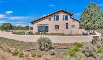 77 North Rd, Carson, NM 87517