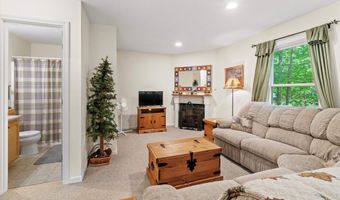 8 Panaway Dr, Campton, NH 03223
