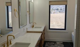 5440 E Rio Seco Dr, Ammon, ID 83406