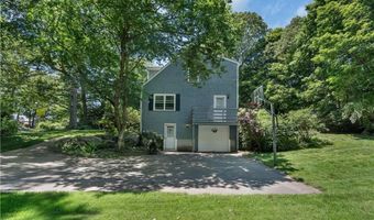 27 Fairway Dr, North Kingstown, RI 02852
