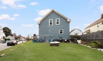 7 Cleveland Ave, Cranston, RI 02920