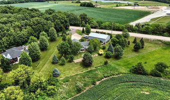 5709 Oak Crest Hill Rd SE, Riverside, IA 52327