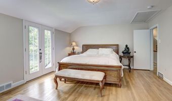 5204 WESTWOOD Dr, Bethesda, MD 20816