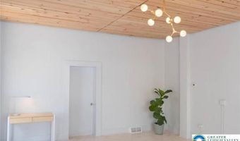 1122 W Hamilton St A, Allentown, PA 18101