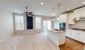 2794 Ashcombe Dr, Ann Arbor, MI 48105