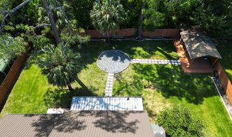 8 Apalachee St, Apalachicola, FL 32320