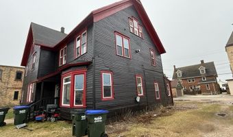 409 3rd St, Algoma, WI 54201