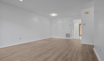 33 BARK HOLLOW Ln, Horsham, PA 19044