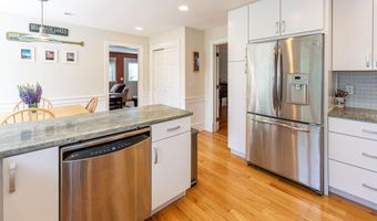 379 Bay View Dr, Bar Harbor, ME 04609