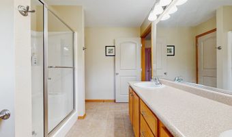 1415 Lake Shore Cir SE, Altoona, IA 50009