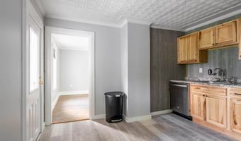 11 Kossuth St, Bangor, ME 04401