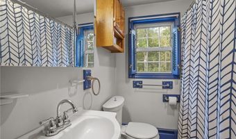 73 Penguin Ave, Warwick, RI 02818