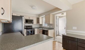 507 County Rd, Barrington, RI 02806