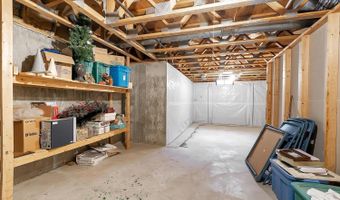 4650 Farmstead Ct, Bel Aire, KS 67220