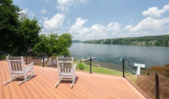 100 N Lake Shore Dr, Brookfield, CT 06804