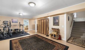 4 Wabasso Ter, Middletown, RI 02842