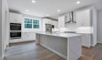 42018 NIGHT NURSE Cir, Ashburn, VA 20148