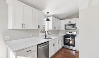 11 Boylston St, Acushnet, MA 02743