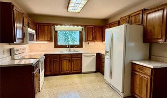 146 Washington Ave, Alden, MN 56009