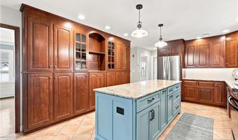 6 Cathedral Ct, Cumberland, RI 02864