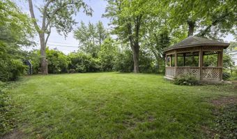 237 Maple Dr, Columbus, OH 43228