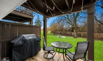 2696 S Embers Ln, Arlington Heights, IL 60005