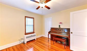 509 Middle Hwy, Barrington, RI 02806