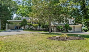 1 Rocky Crest Rd, Cumberland, RI 02864