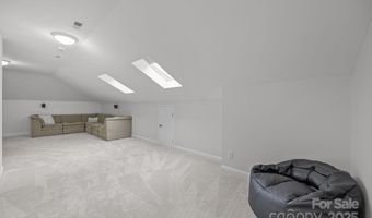 6323 Woodleigh Oaks Dr, Charlotte, NC 28226