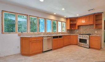 946 Closter Dock Rd, Alpine, NJ 07620