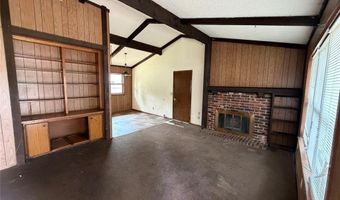1319 Manchester Dr, Anadarko, OK 73005