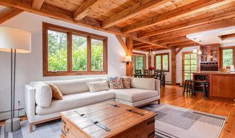 395 Hillwinds Rd, Brattleboro, VT 05301