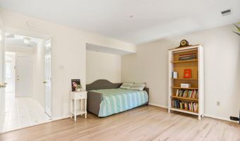 9821 TIFFANY HILL Ct 71, Bethesda, MD 20814