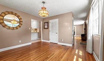 29 Maple Dr, Bedford, NH 03110