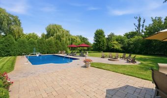 23855 W Sarah Ct, Antioch, IL 60002