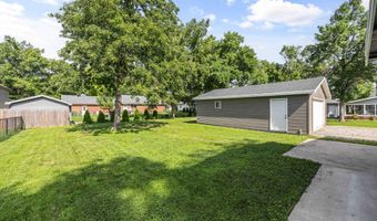 425 N 9th St, Adel, IA 50003