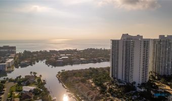 3705 NE 214 St 13, Aventura, FL 33180