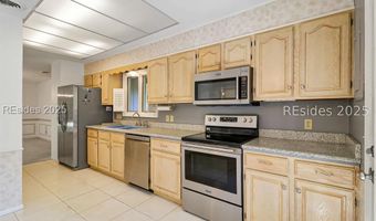 17 Dewberry Ln, Hilton Head Island, SC 29928