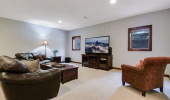 904 Timber View Dr, Altoona, WI 54720