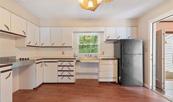 111 White Pkwy, North Smithfield, RI 02896