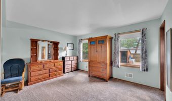 721 Cable Ave, Beachwood, NJ 08722