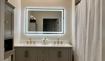 1321 N ADAMS Ct 201, Arlington, VA 22201